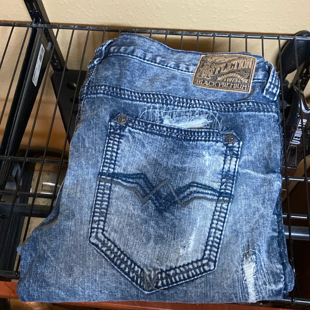 Affliction Black Premium